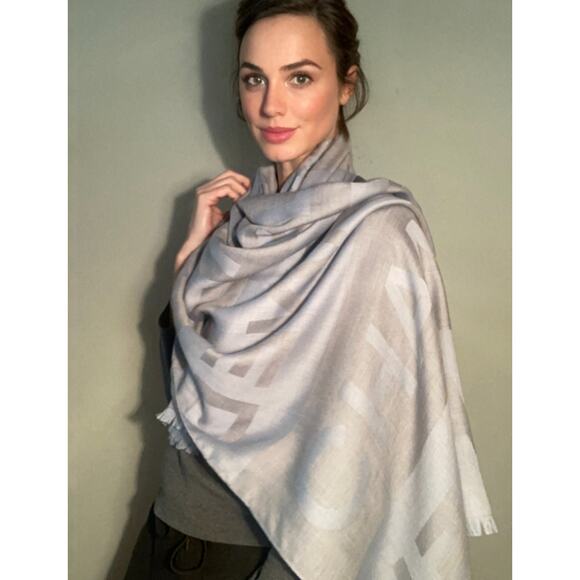 Chanel Cashmere Silk Wool Scarf ~ Iconic Logo Print Fringe ~ Ultra Soft Luxury - Picture 1 of 10